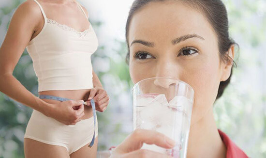Uống 1 cốc nước trước khi ăn giúp giảm cân hiệu quả